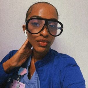 Meet your Posher, Shakira